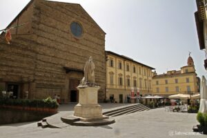 Extérieur de San Francesco à Arezzo