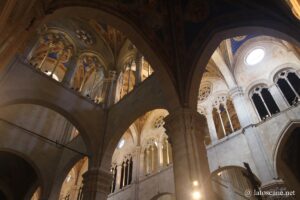 Photo de l'intérieur gothique de la cathédrale de Lucques