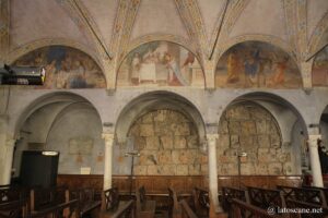 Photo de l'intérieur de l'église Sainte-Marie de la Rose à Lucques