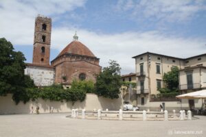 Photo de la Piazza Antelminelli à Lucques