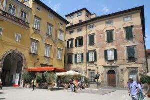 Photo de la Piazza Cittadella à Lucques