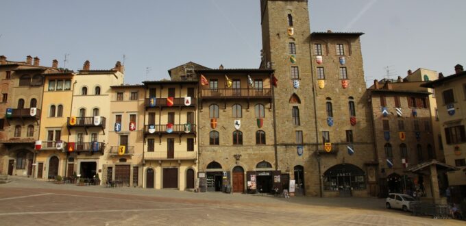 Vue de la Piazza Grande à Arezzo