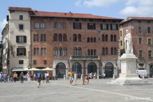 Photo de la Place Saint-Michel (Piazza San Michele) à Lucques