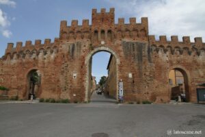 Vue de la Porta Tufi à Sienne