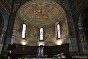 Photo de l'intérieur du duomo de Chiusi