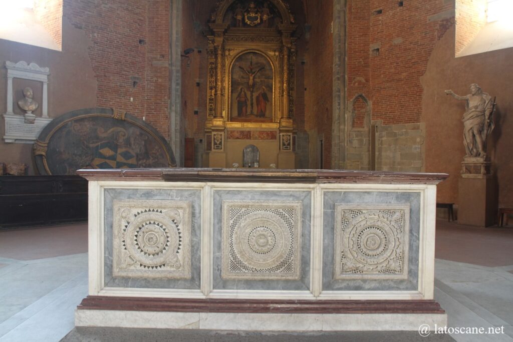 Picture of the baptismal font in the Baptistery of San Giovanni in Corte, Pistoia