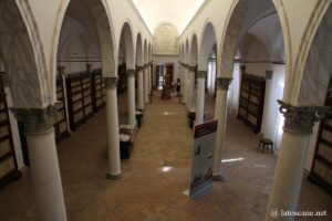 Photo de la bibliothèque de Monte Oliveto Maggiore