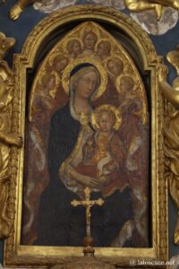 Photo de la Vierge à l'Enfant entourée de six anges de Paolo di Giovanni Fei, Cappella della Madonna, Santa Maria della Scala