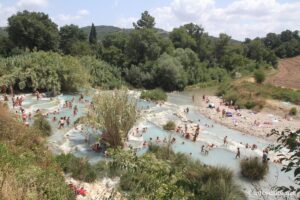 Vue des thermes de Saturnia