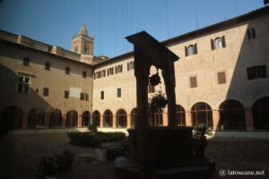 Grand cloitre de l'abbaye de Monte Oliveto Maggiore