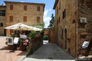 Vue du Corso Rossellino à Pienza Porta al Ciglio