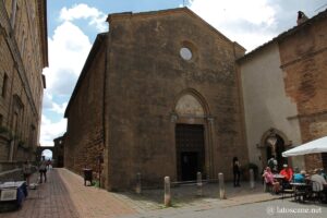 Photo de la façade de San Francesco à Pienza