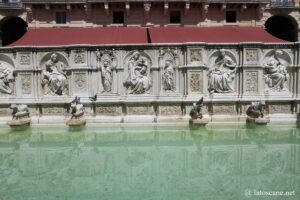 Photo de la fontaine Gaia, Piazza del Campo, Sienne