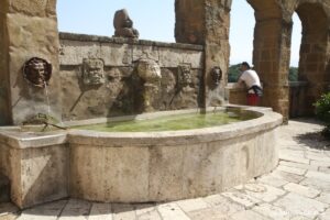 Photo de la fontaine Sette Cannelle, Piazza della Repubblica, Pitigliano