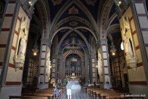 Photo de l'intérieur de la cathédrale de Cortone