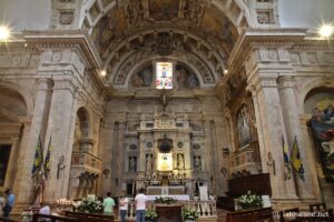 Vue de l'intérieur du Temple San Biagio à Montepulciano