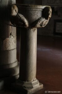 Photo de l'intérieur de la cathédrale Saint-Zénon à Pistoia