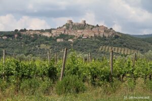 Vue sur Montemassi en Toscane