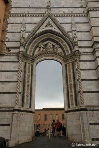 Photo de la nef inachevée de la cathédrale de Sienne