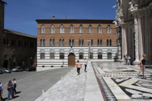 Photo du palais de l'Archevêché à Sienne