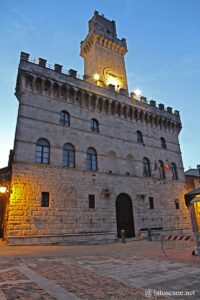 Vue du Palazzo del Comune à Montepulciano