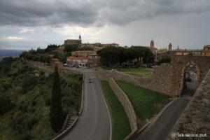 Vue de Montalcino en Toscane