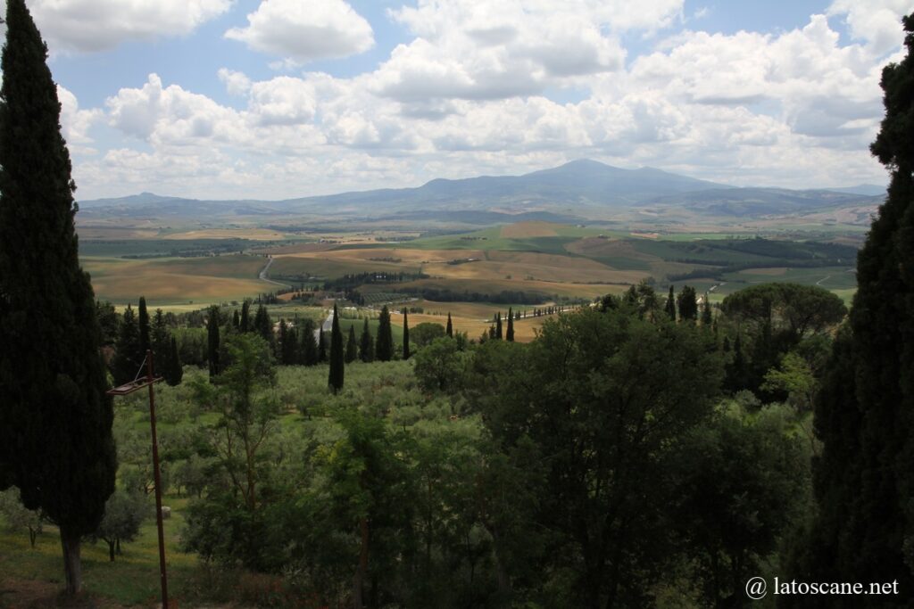 Panorama from the panoramic promenade in Pienza