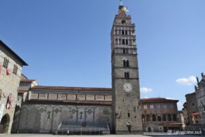 Vue de la Piazza del Duomo à Pistoia