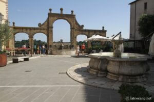 Photo de la Piazza della Repubblica, Pitigliano