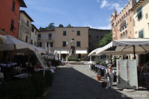 Vue de la Piazza Giuseppe Giusti à Montecatini Alto