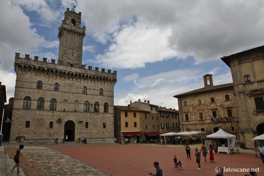 Photo de la Piazza Grande, place centrale de Montepulciano