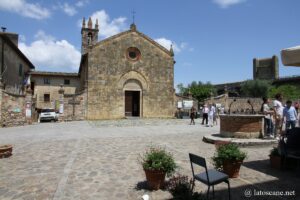 Photo de la place principale de Monteriggioni