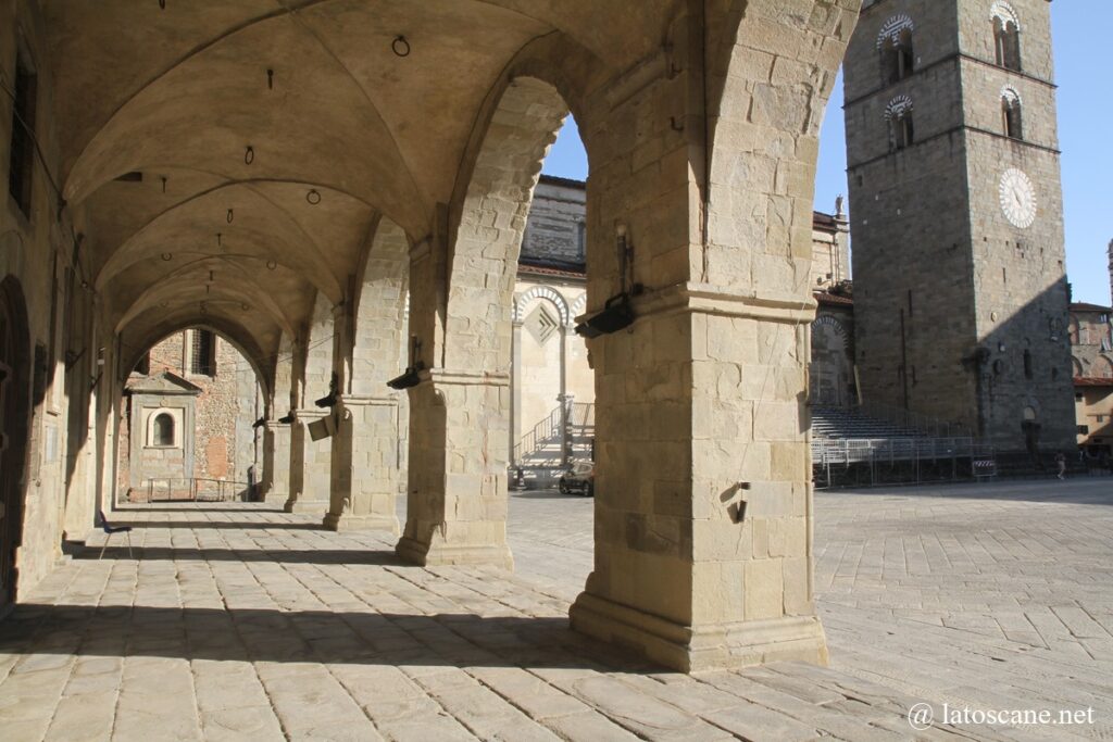 Photo of the portico of the Palazzo degli Antichi in Pistoia