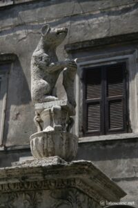 Photo de la statue Piazza Gregorio VII à Pitigliano