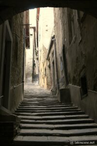 Vue des ruelles du centre historique de Cortone