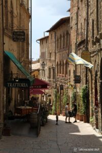 Photo de la Via Porta dell'Arco à Volterra