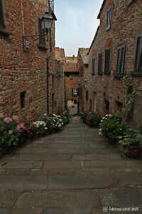 Photo d'une rue du borgo de Lucignano