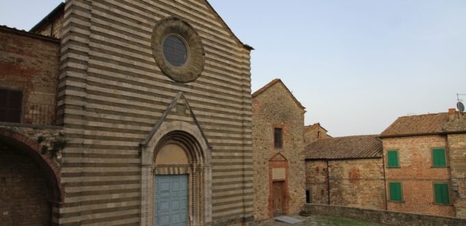 Photo de l'église San Francesco à Lucignano