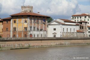 Vue du Lungarno à Pise avec San Matteo