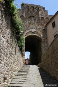 Photo des portes de Massa Marittima