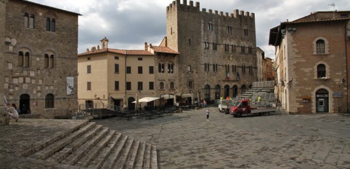 Photo de la Piazza Garibaldi à MAssa MArittima