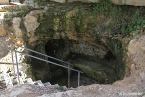 Photo de la nécropole étrusque de Dometaia