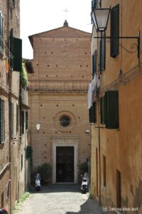 Photo de l'église Santa Maria in Portico a Fontegiusta à Sienne