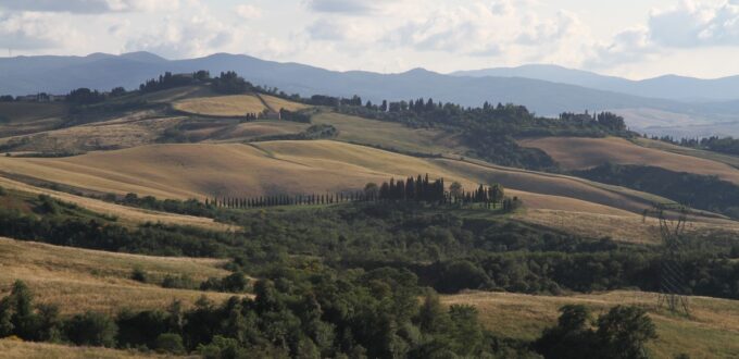 Paysage de la basse vallée d'Elsa en Toscane