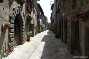 Photo des rues médiévales d'Abbadia San Salvatore