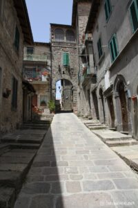 Photo des rues médiévales d'Abbadia San Salvatore