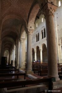 Photo de l'intérieur de l'abbaye de Sant'Antimo