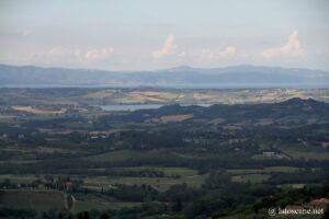 Panorama depuis Sarteano en Toscane, lac Trasimène