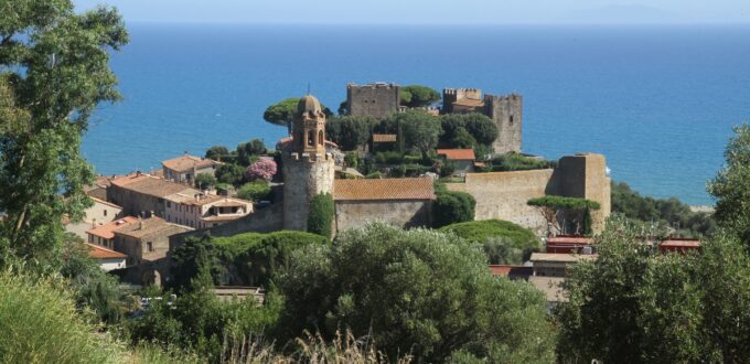 Panorama sur Castiglione della Pescaia en Toscane