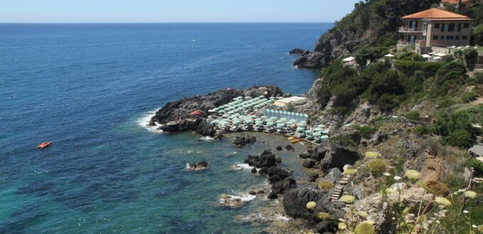 Vue sur la côte de Talamone